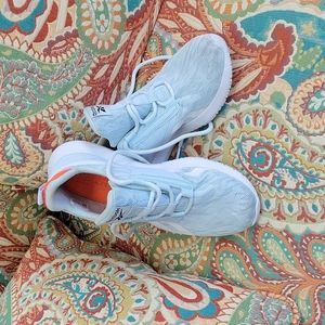 Womens Reebok tennis shoes